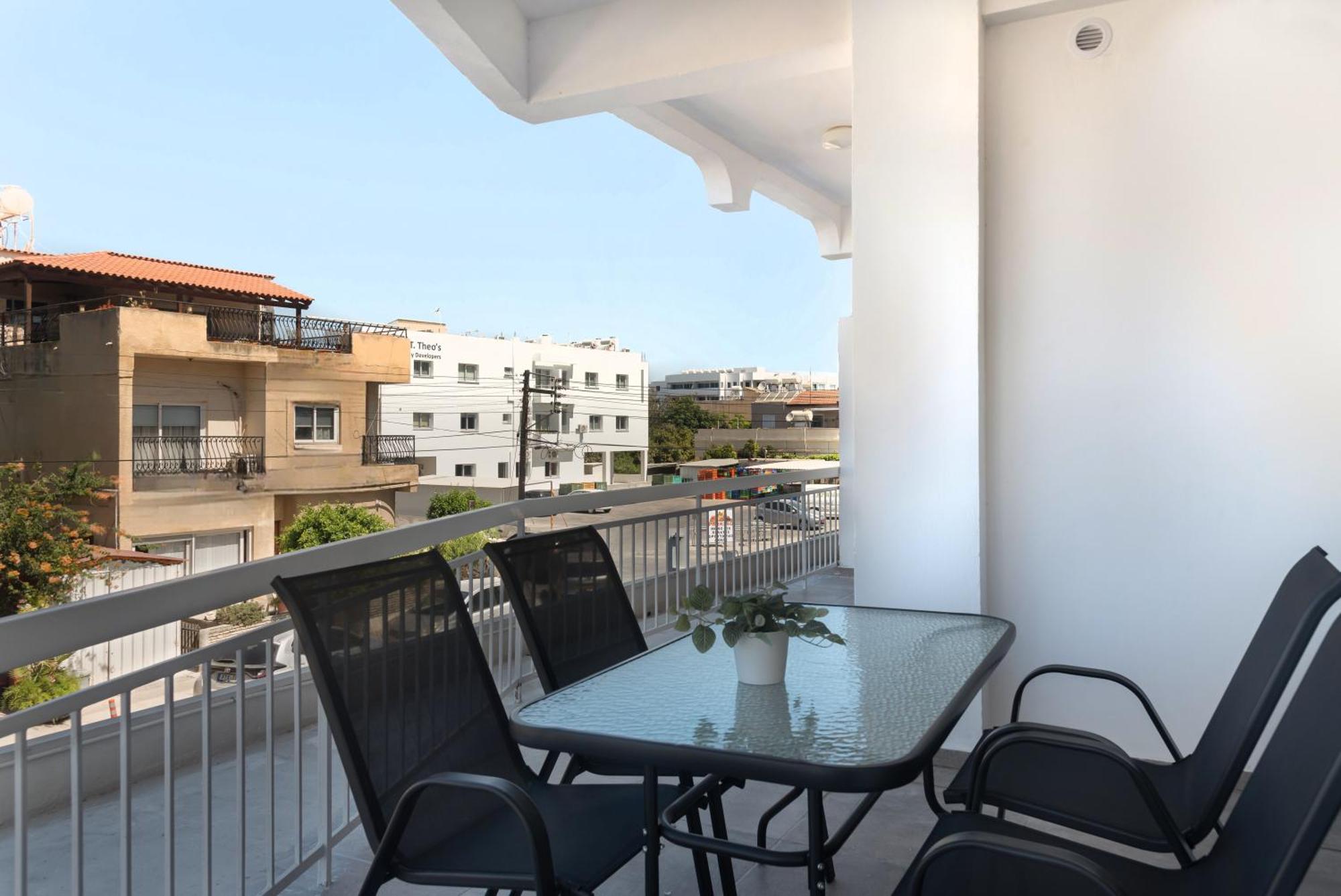 Phaedrus Living City Breeze Residences Finesse Lárnaka Eksteriør bilde